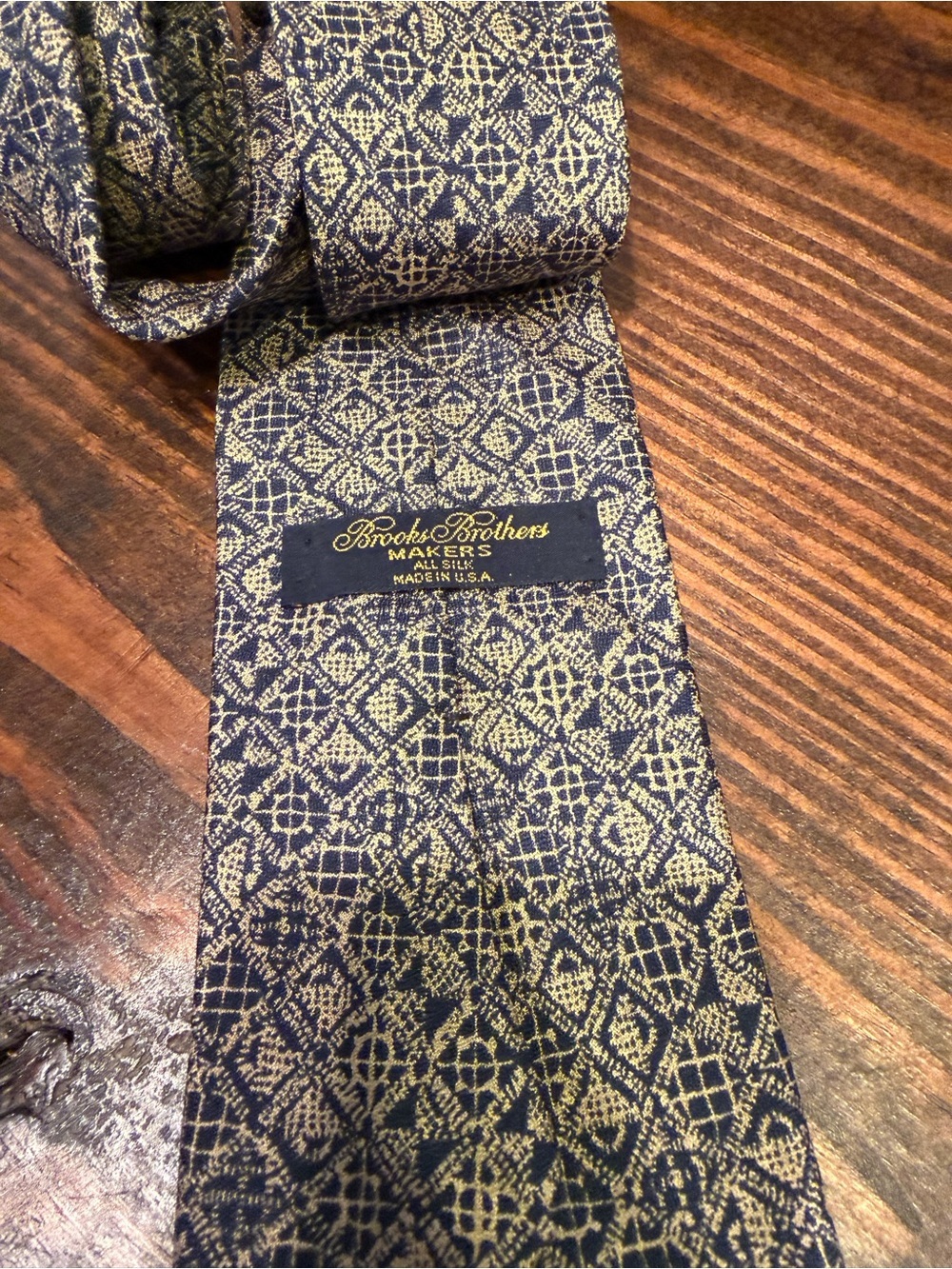 Brooks Brothers Makers Silk Tie Navy cream/ Gold Geometric USA Classic Preppy - Picture 4 of 5